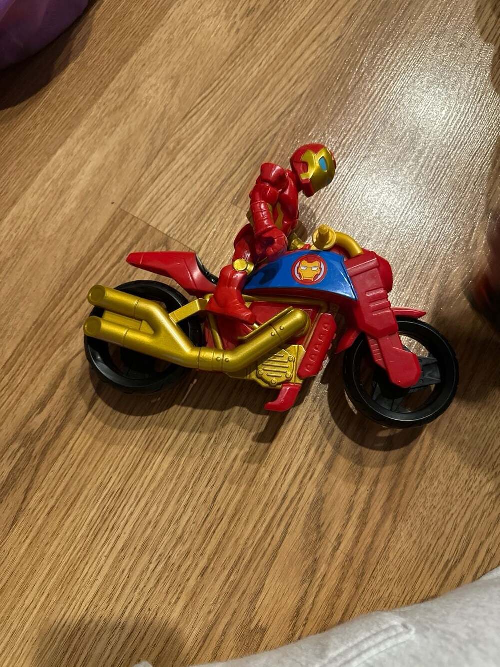 Playskool Heroes Marvel Super Hero Adventures Iron Man with Speedster Motorcycle